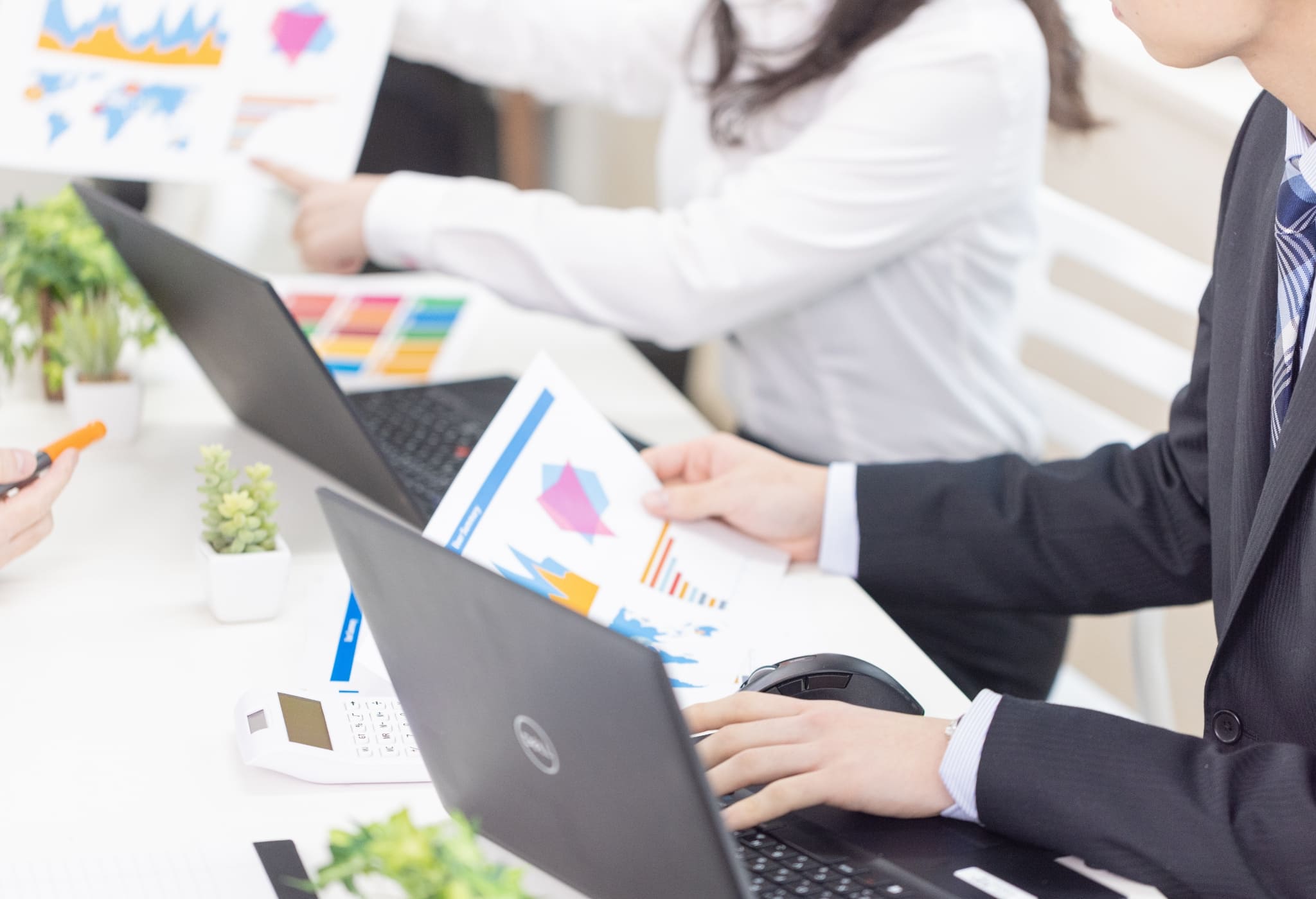 総務経理部の業務風景